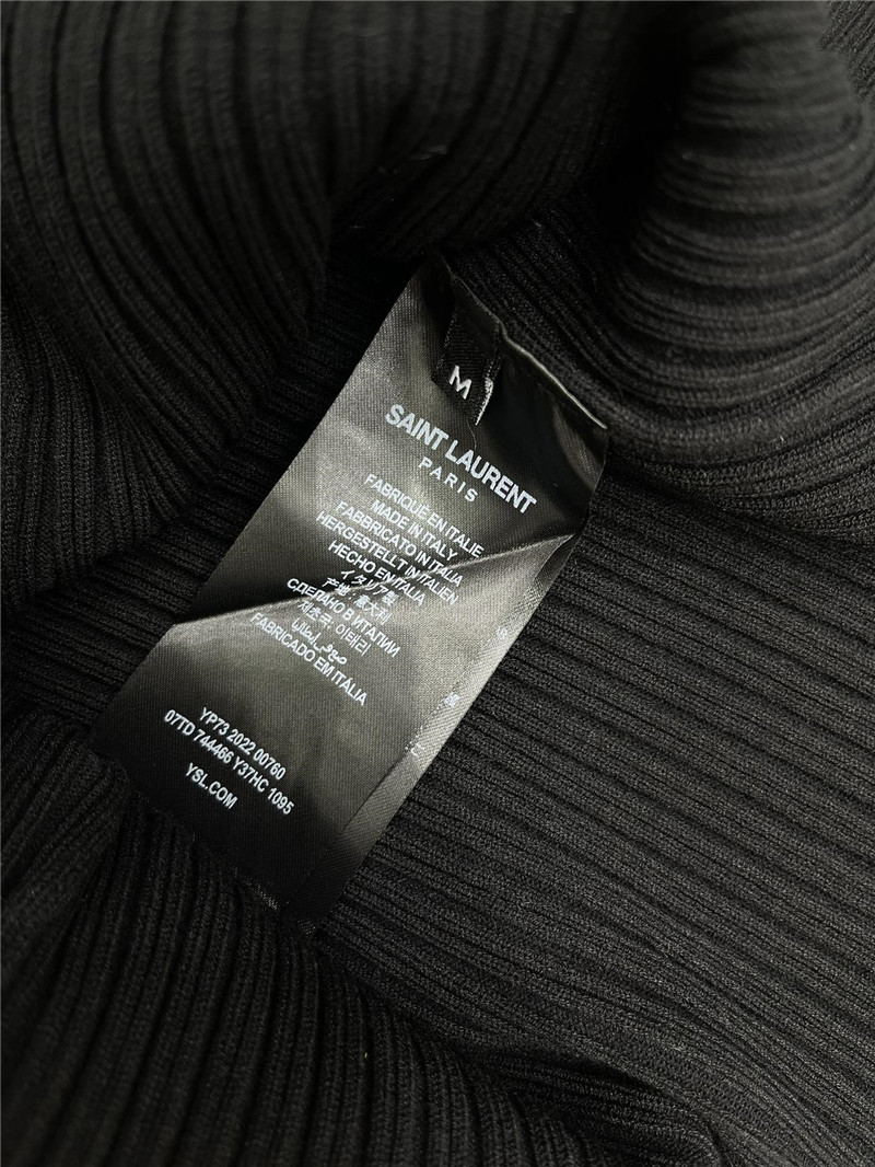 Y51 gold button crop knit cardigan in black