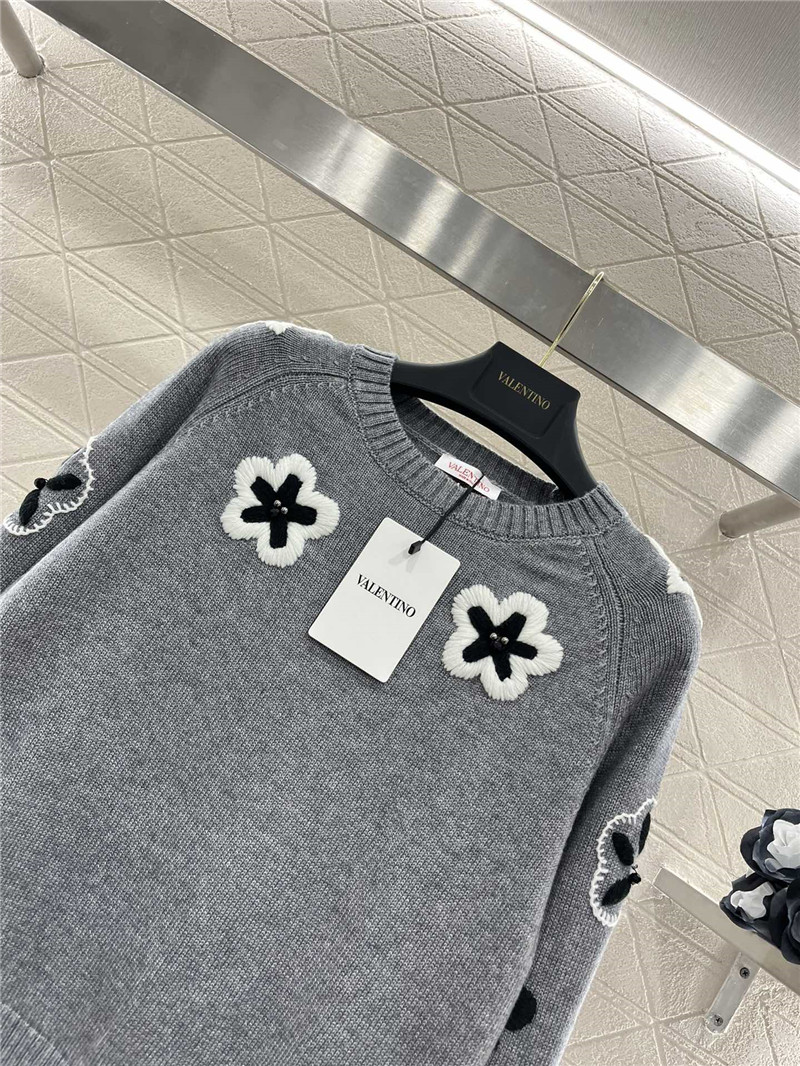 Va1e*ntin0 floral blend knit sweater in grey
