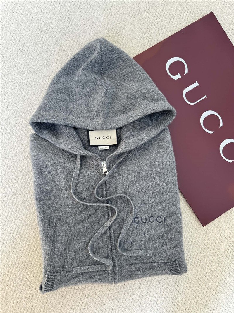 Gvc*1 zip-up knit hoodie in grey