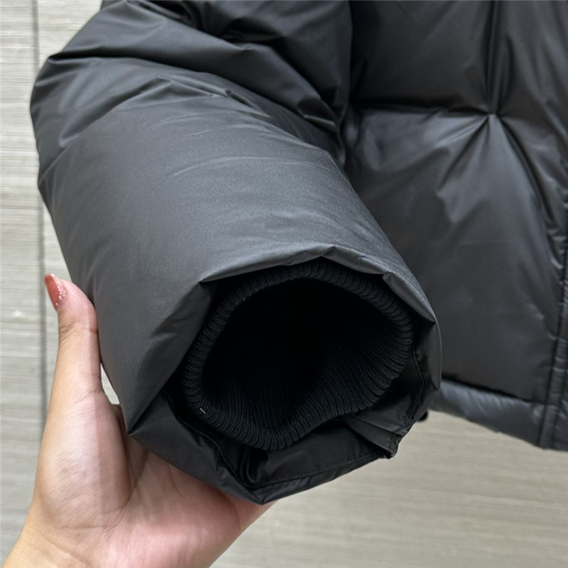 L0ew* quilted short down