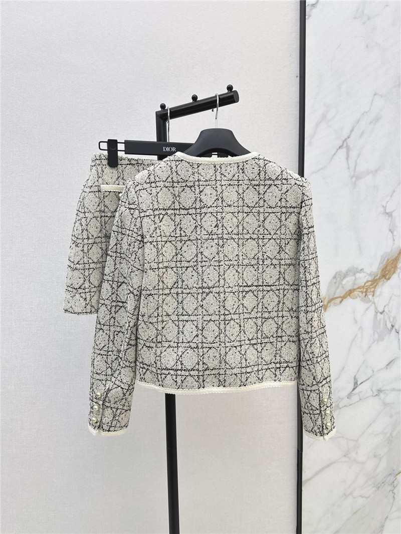 D10r rattan check suit