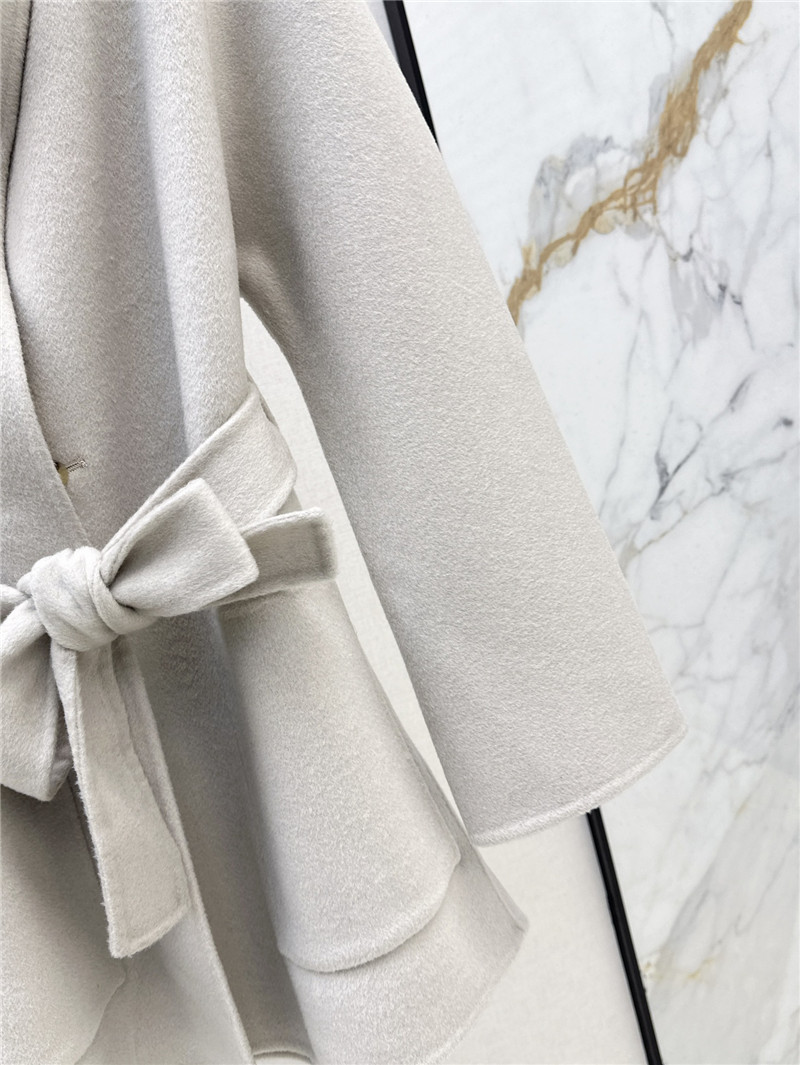 H**me5 cashmere coat