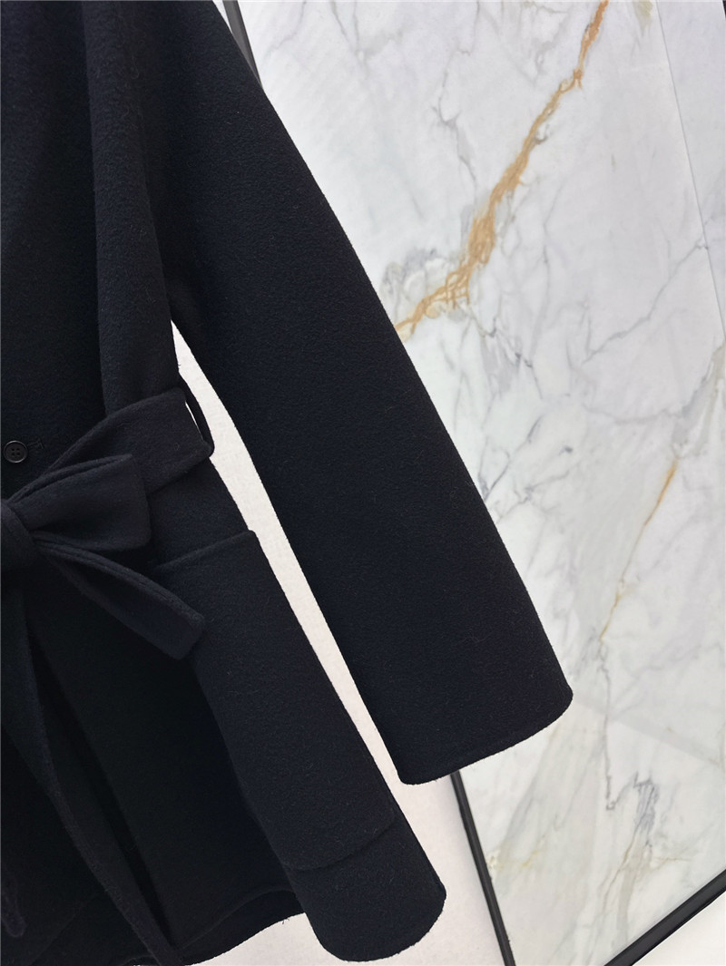 H**me5 cashmere coat