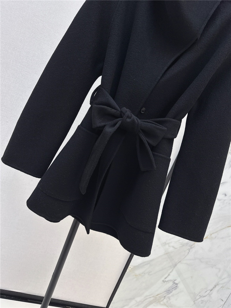 H**me5 cashmere coat