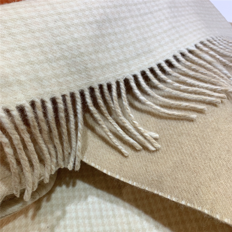 F**di roman check cape