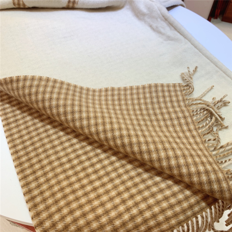 F**di roman check cape