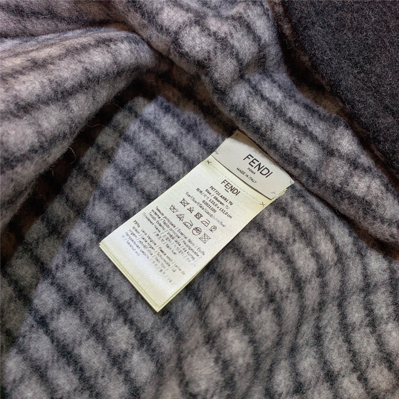 F**di roman check cape