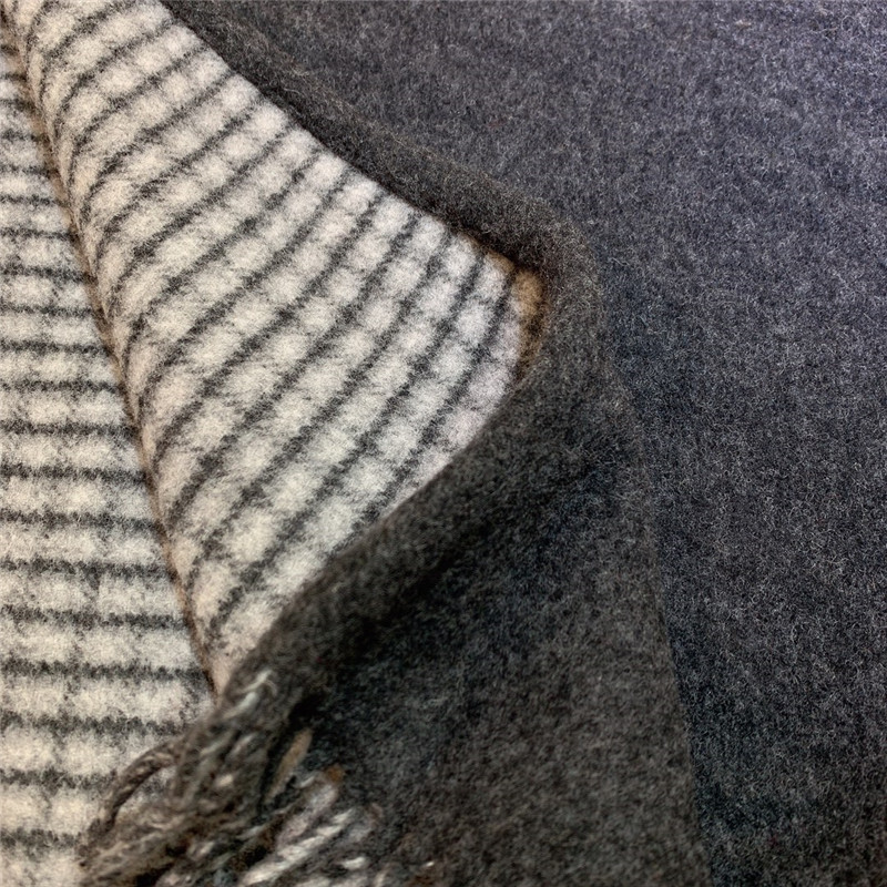 F**di roman check cape