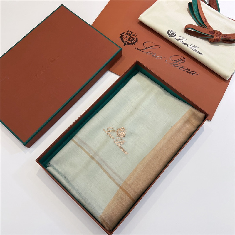 L0r0 P1ana ring velvet scarf