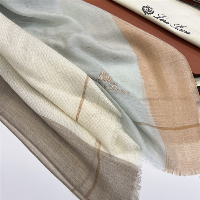 L0r0 P1ana ring velvet scarf