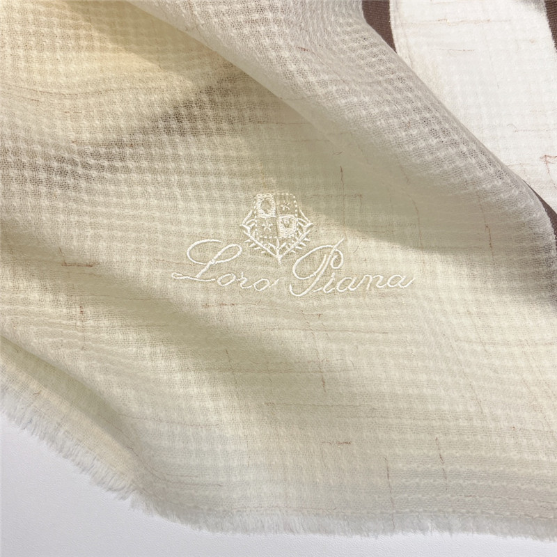 L0r0 P1ana ring velvet scarf