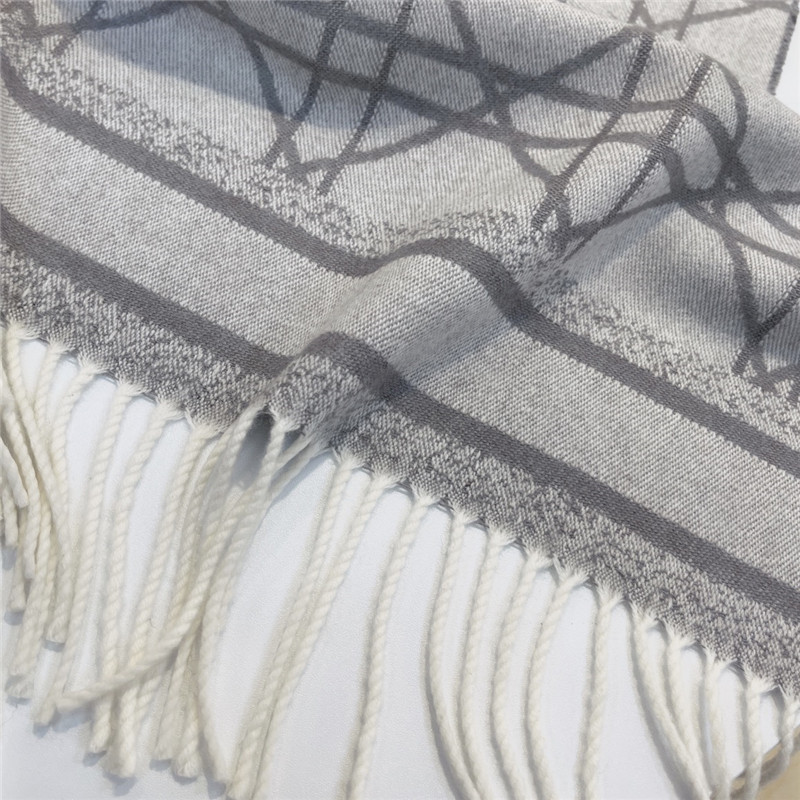 D10r cannage print shawl