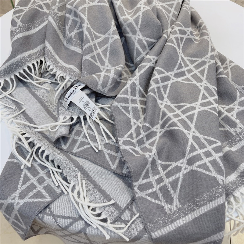 D10r cannage print shawl