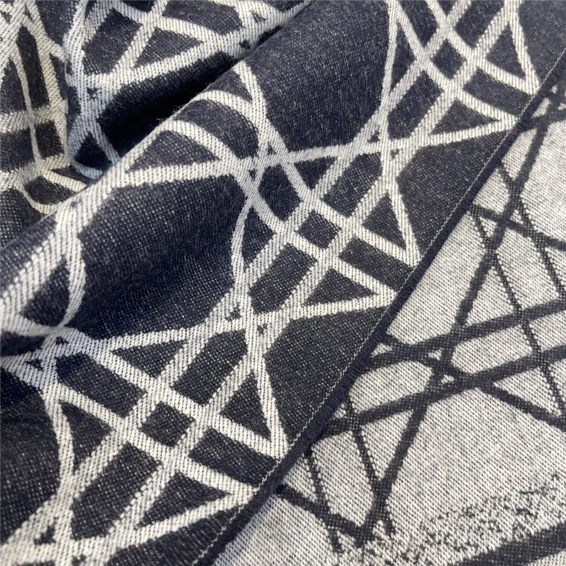 D10r cannage print shawl