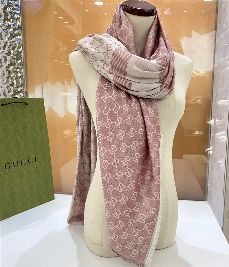 Gvc*1 letter jacquard two-tone shawl