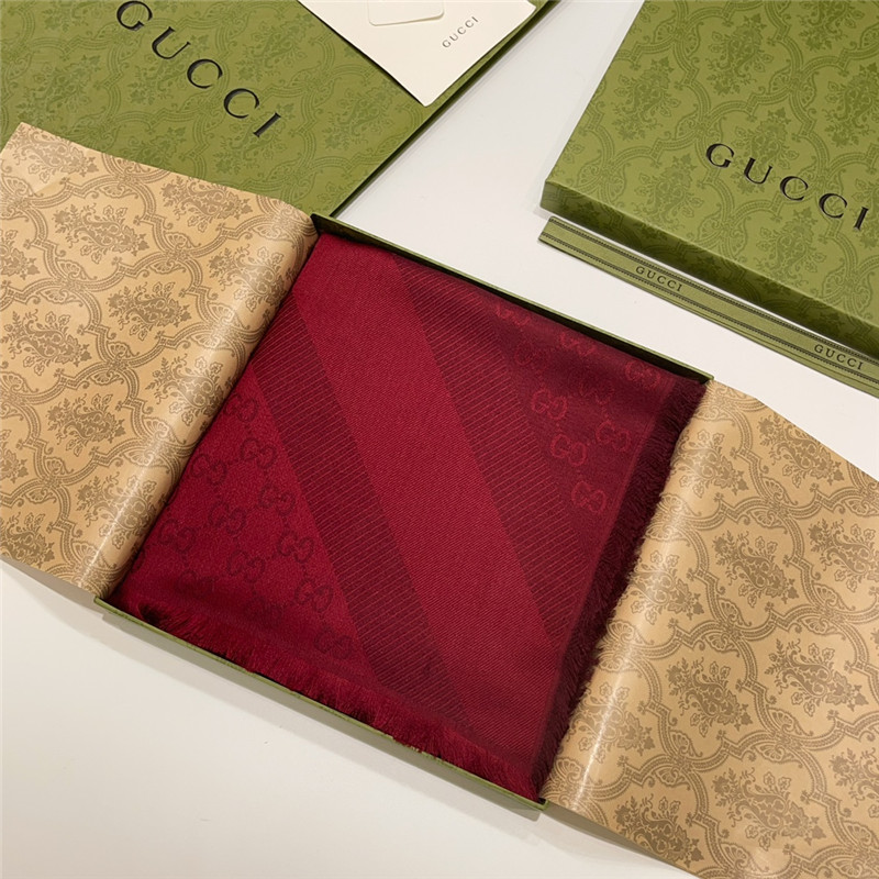 Gvc*1 letter jacquard two-tone shawl