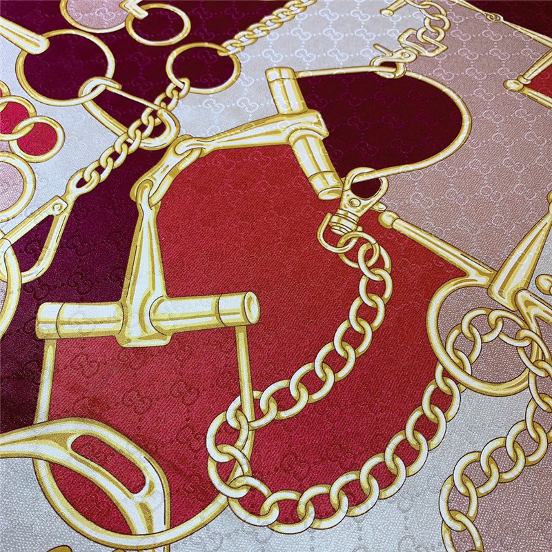 Gvc*1 horsebit square scarf