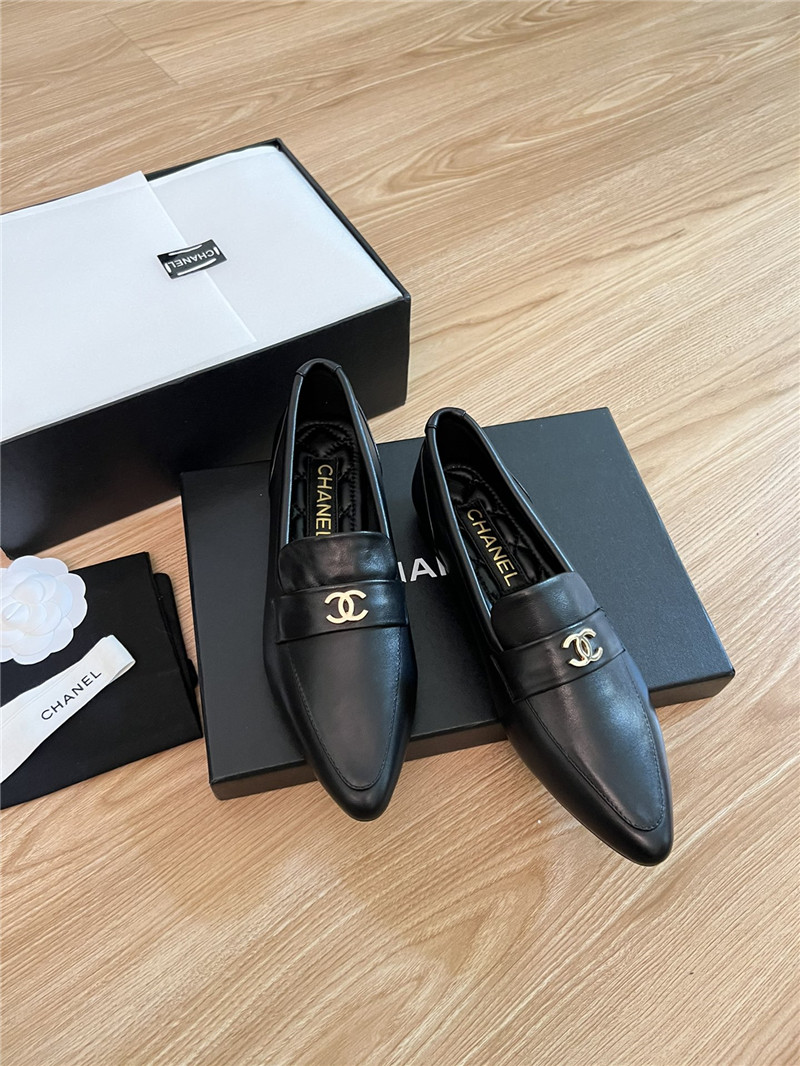 Ch**el pointed toe black leather loafers
