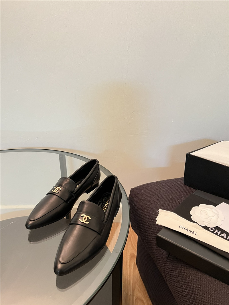 Ch**el pointed toe black leather loafers