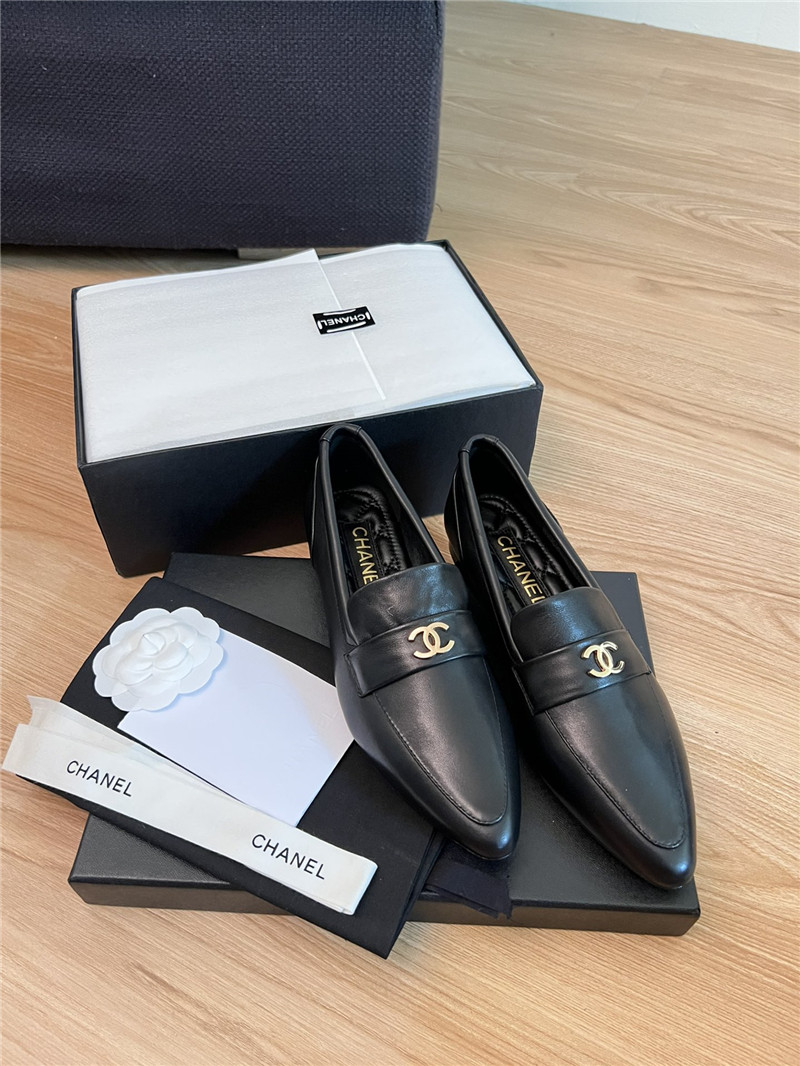 Ch**el pointed toe black leather loafers