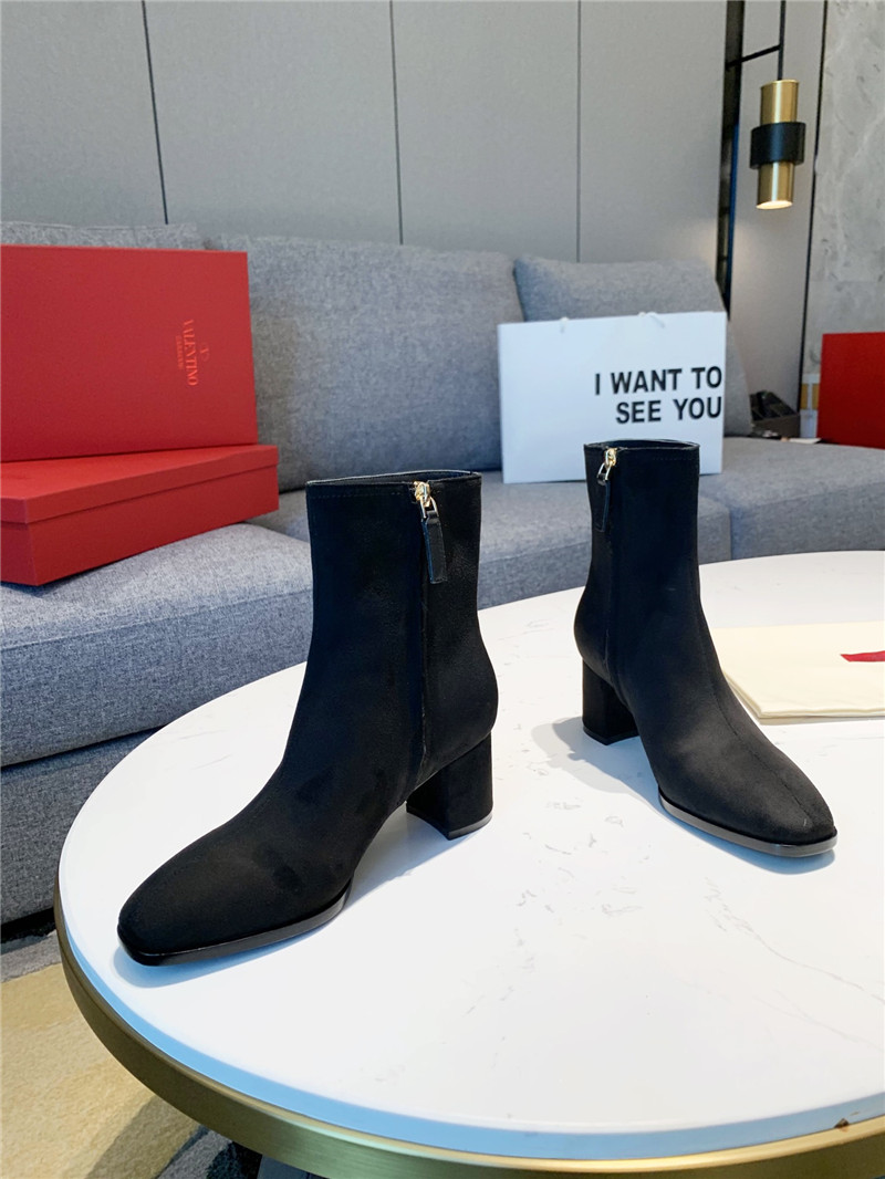 Va1e*ntin0 garavani vlogo black suede ankle boots