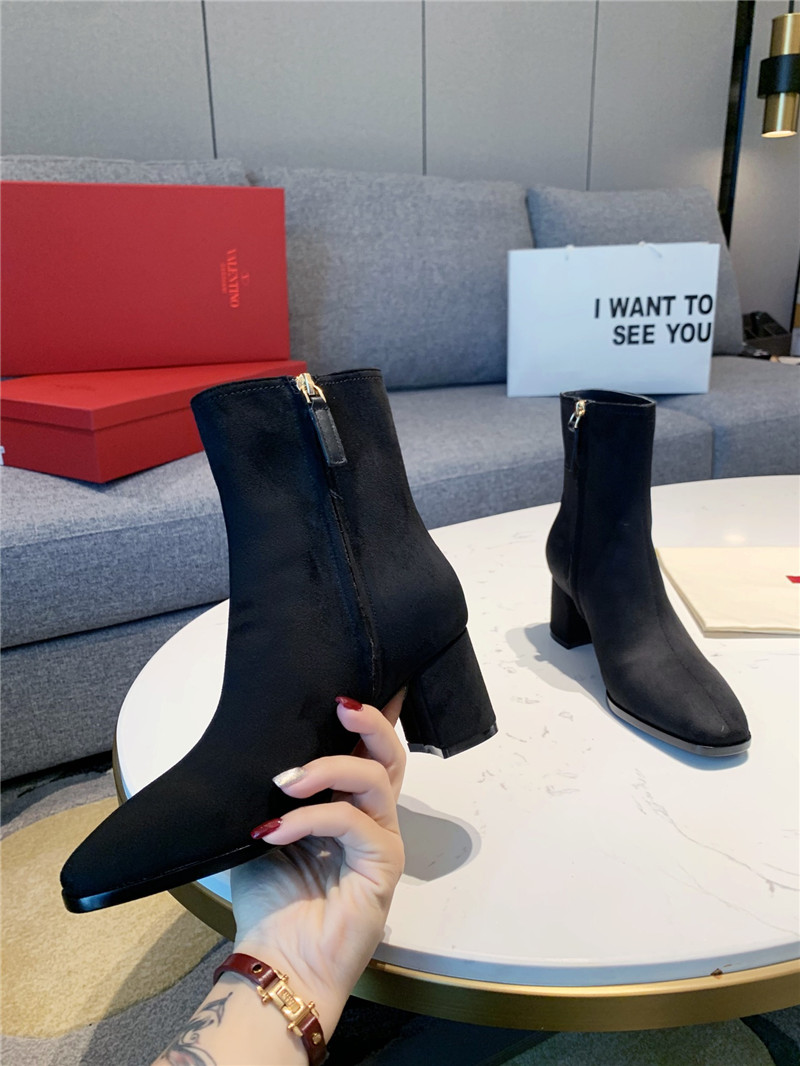 Va1e*ntin0 garavani vlogo black suede ankle boots