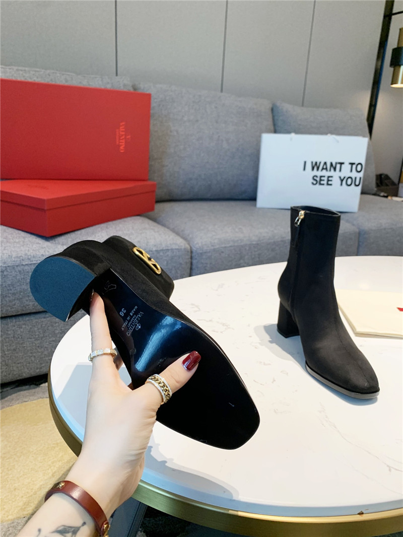 Va1e*ntin0 garavani vlogo black suede ankle boots