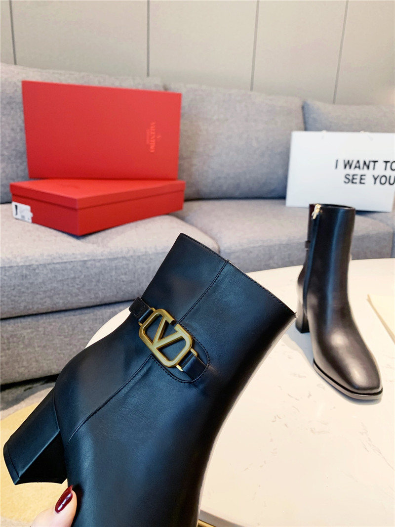 Va1e*ntin0 garavani vlogo ankle boots in leather