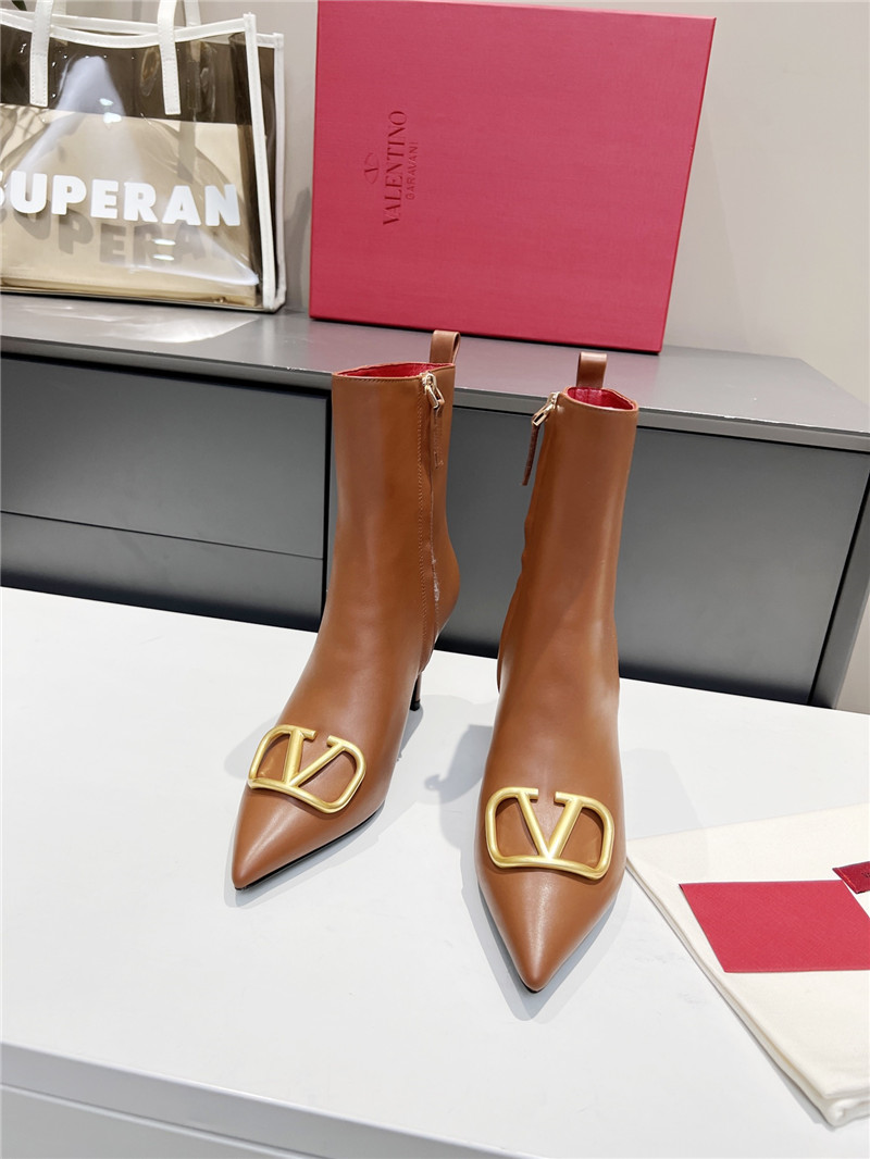 Va1e*ntin0 garavani vlogo leather ankle boots