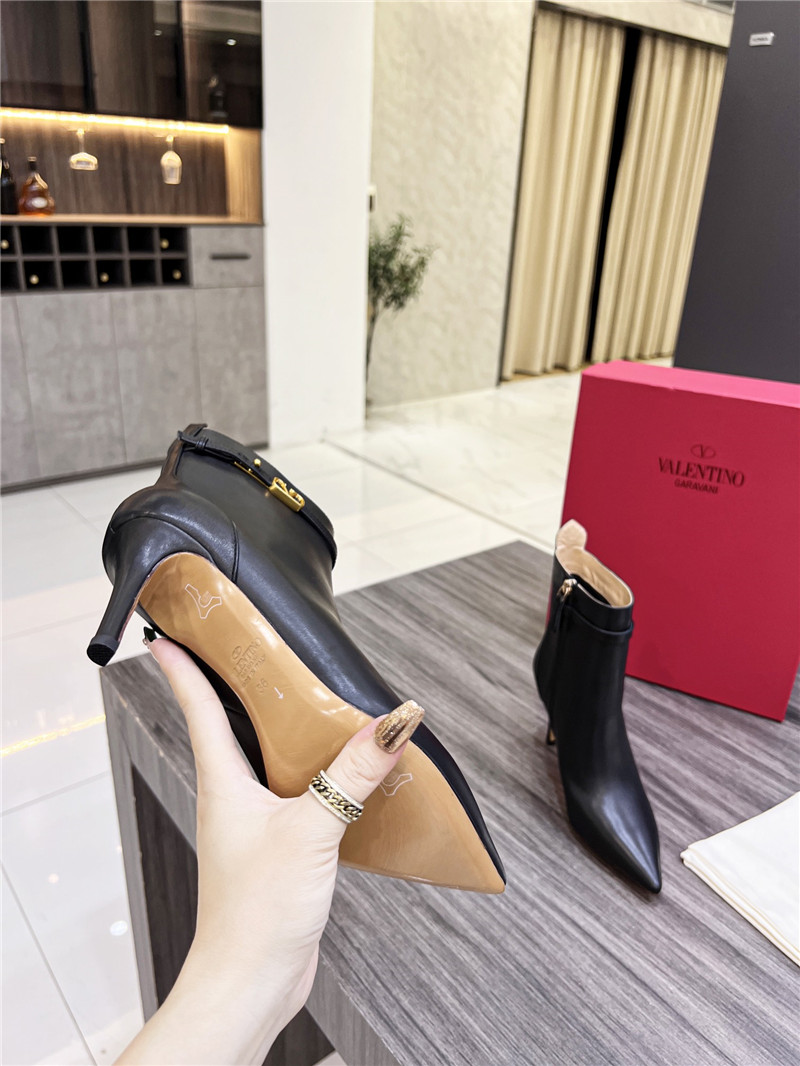 Va1e*ntin0 garavani tan go ankle boots