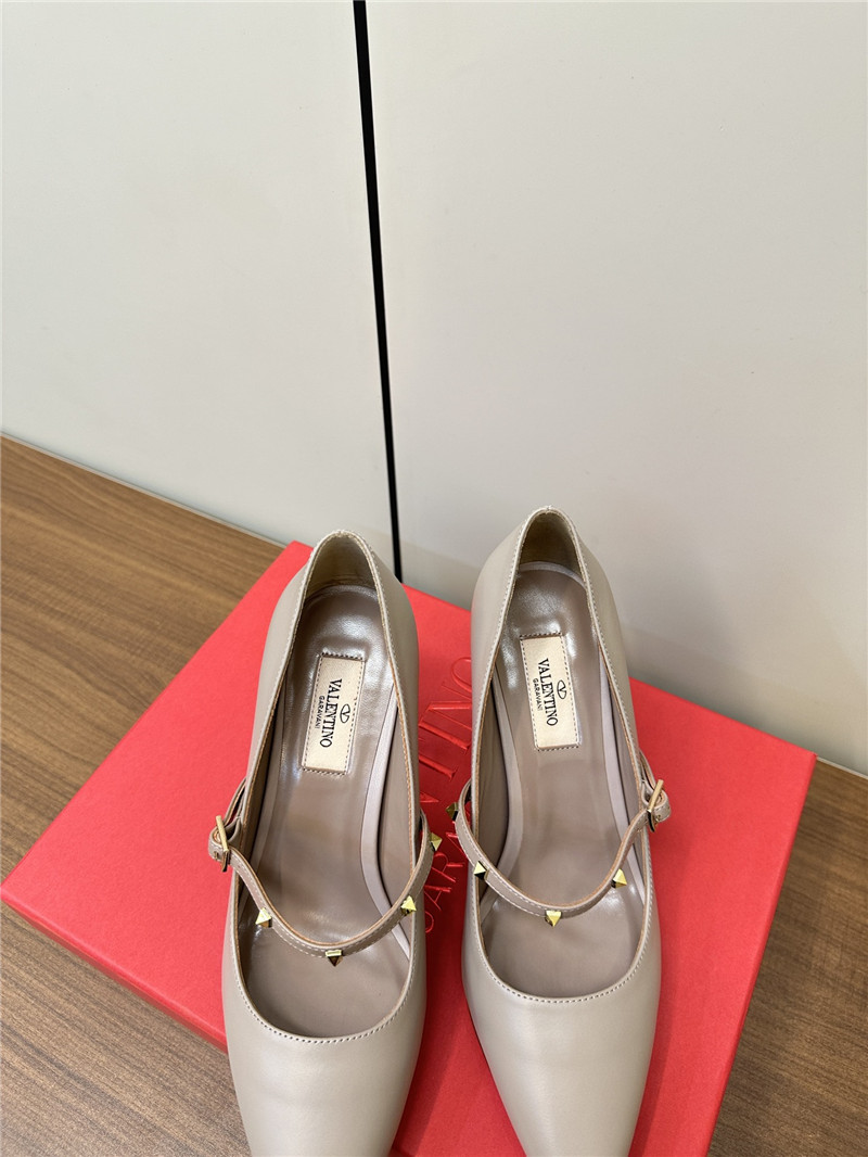 Va1e*ntin0 rockstud natural smooth leather pumps