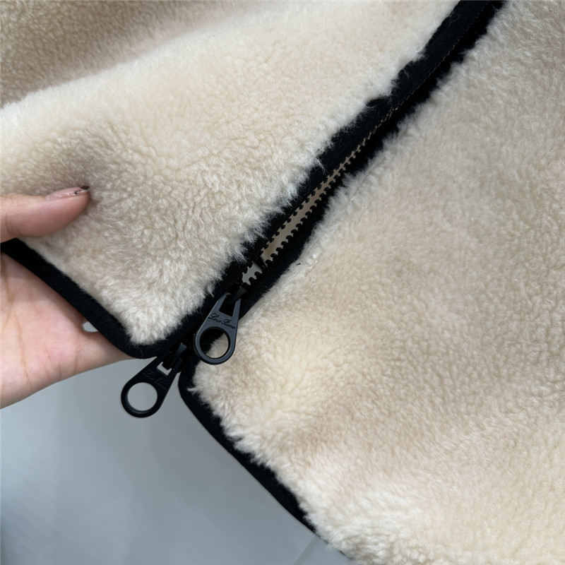 L0r0 P1ana vest jacket