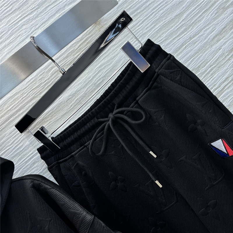 l0vis Vvtt0n lv full logo suit