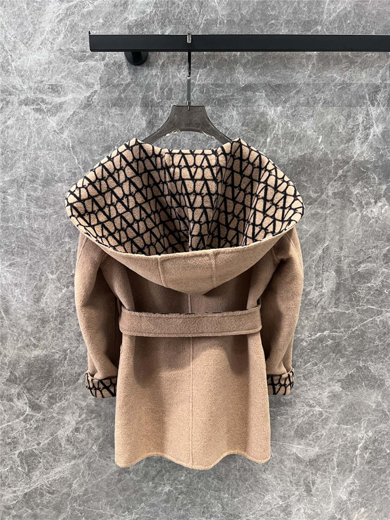 Va1e*ntin0 short coat