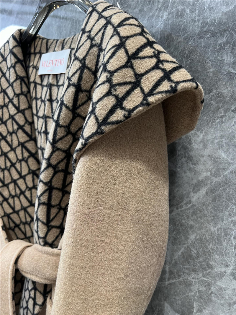 Va1e*ntin0 short coat