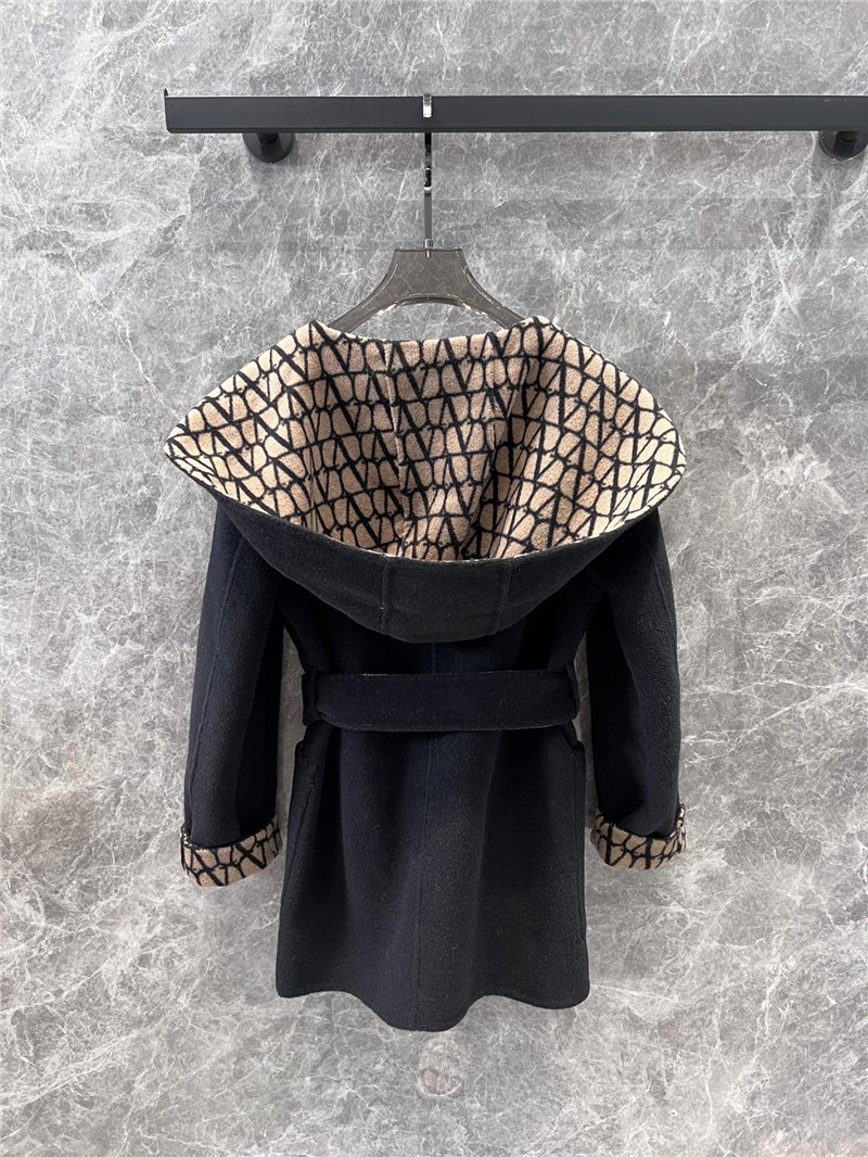 Va1e*ntin0 short coat