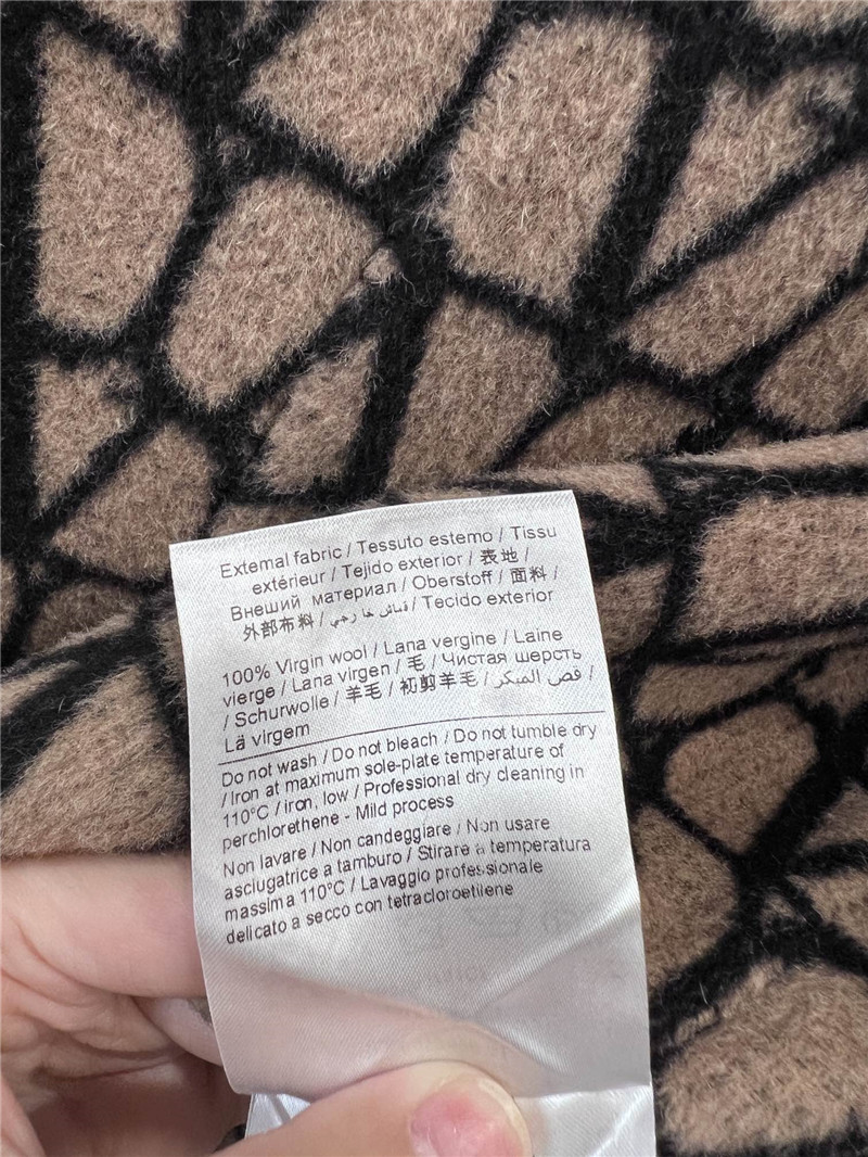 Va1e*ntin0 short coat