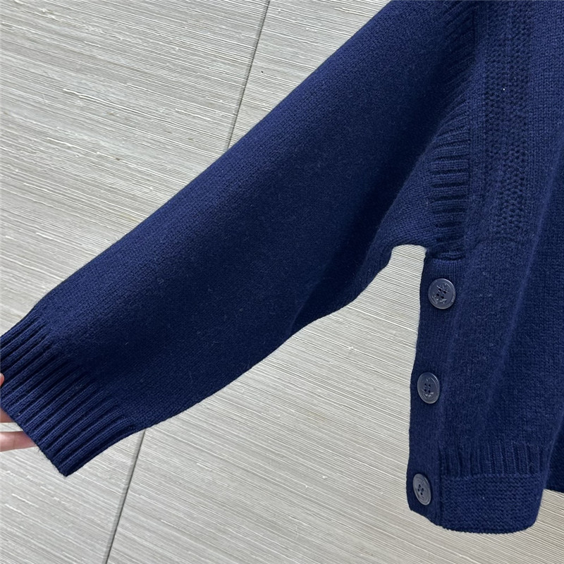 D10r blue oversized cashmere sweater