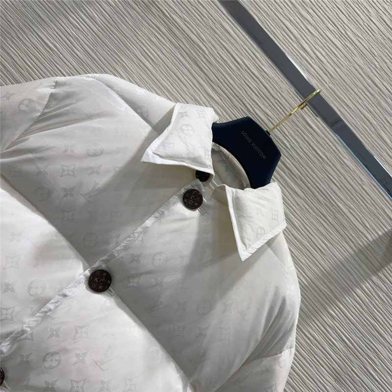 l0vis Vvtt0n lv down jacket