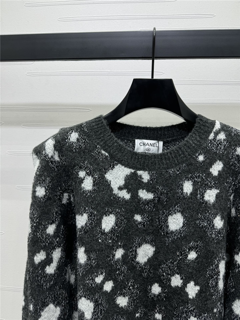 Ch**el leopard crop knit sweater black