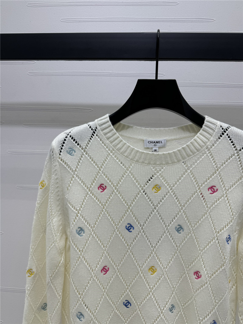 Ch**el colorful embroidered wool pullover in white