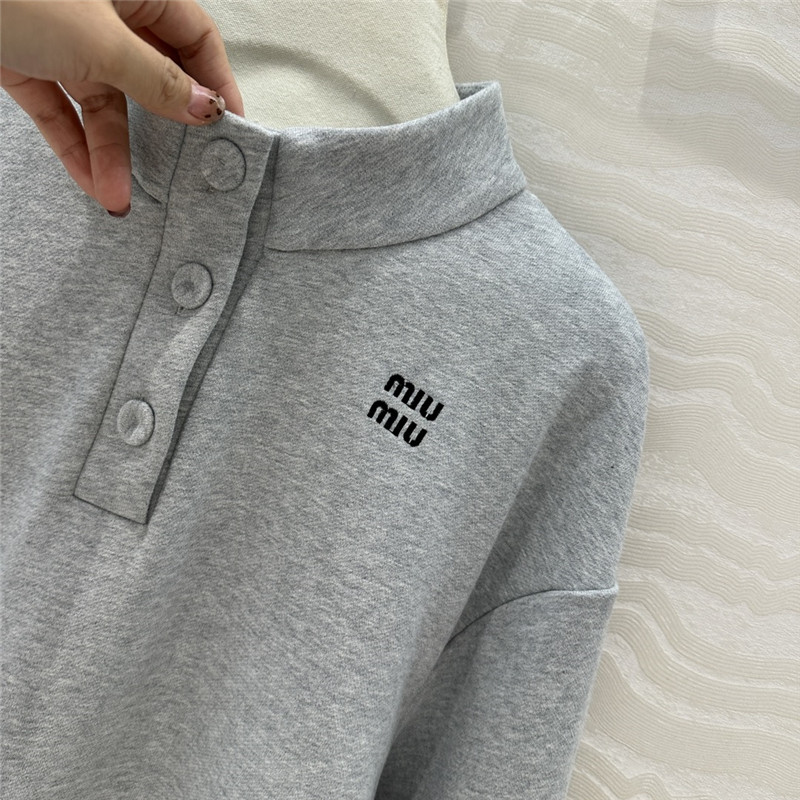 M1um1u temperament suit