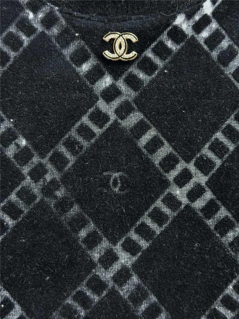 ch**el D1am0nd velvet top