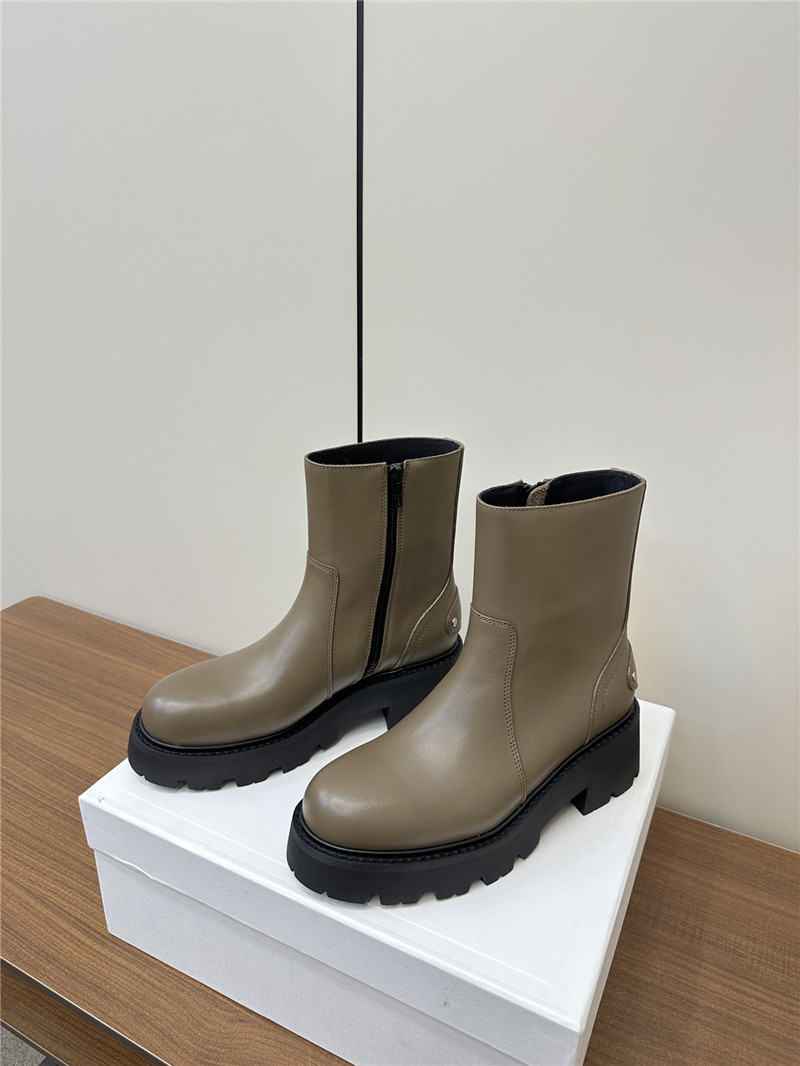 Ce1i*e margaret calfskin chelsea boots