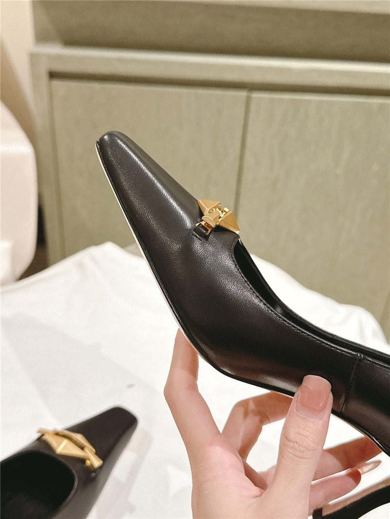 J1m*y Ch00 ryker 90 black/gold calf pumps