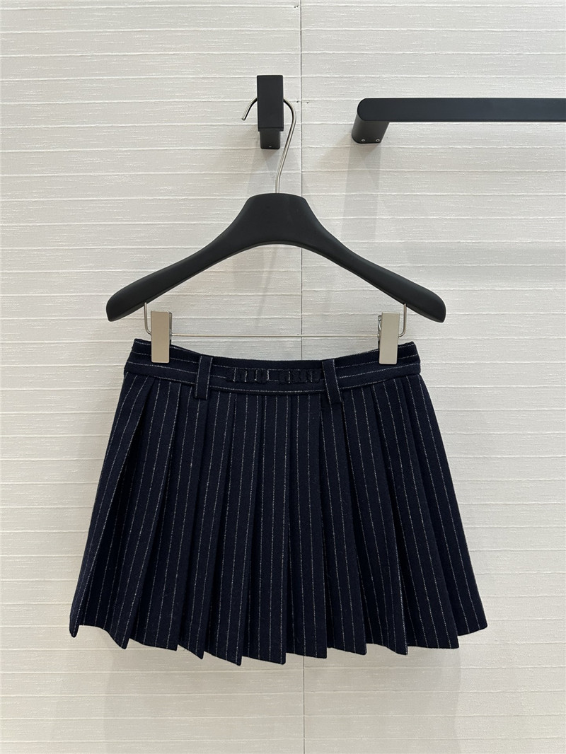 M1um1u vertical striped woolen suit