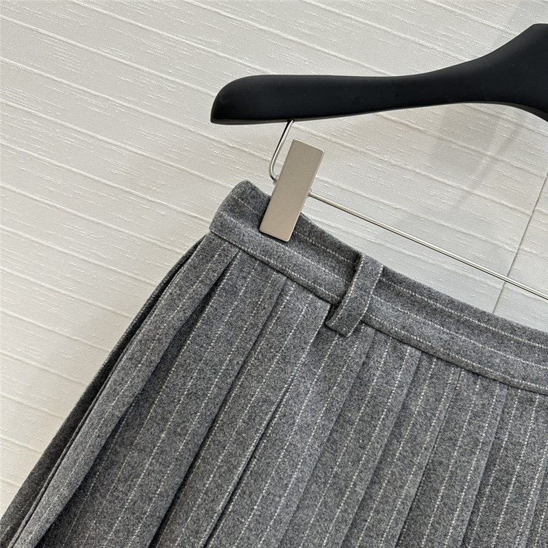 M1um1u vertical striped woolen suit