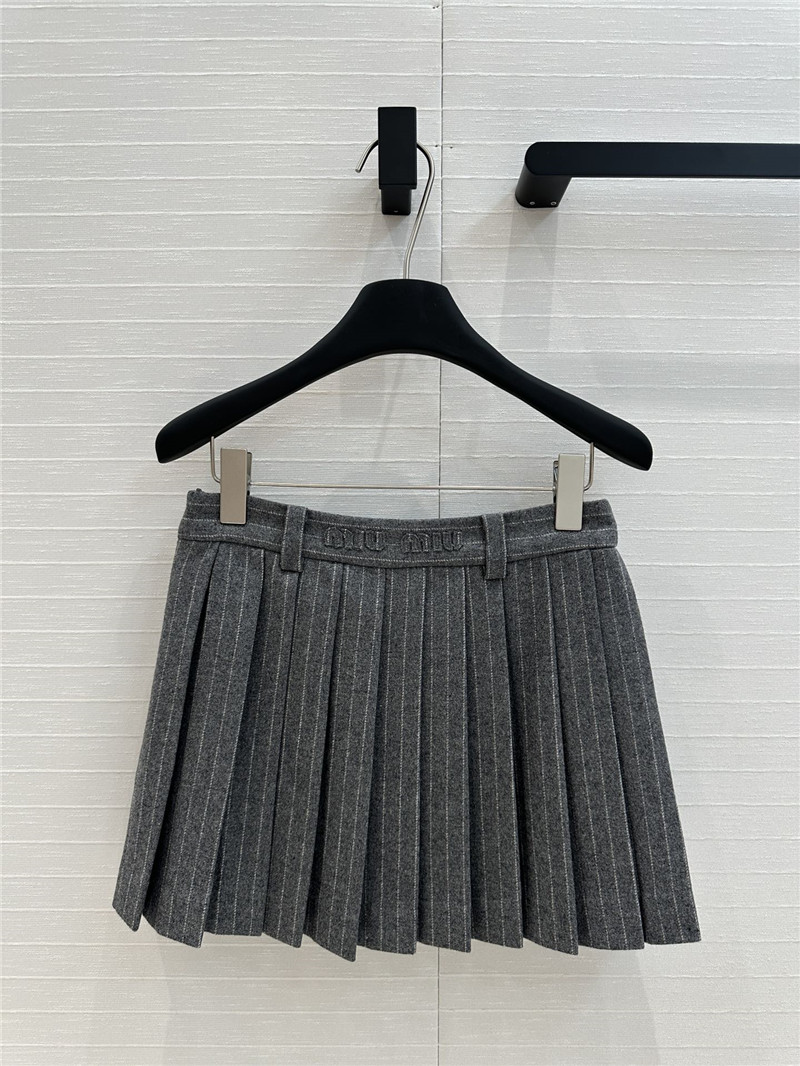 M1um1u vertical striped woolen suit