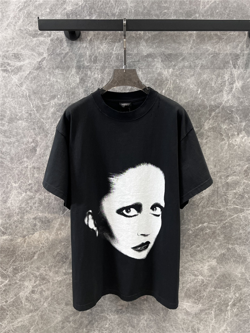 Ba1en*iaga short-sleeved t-shirt