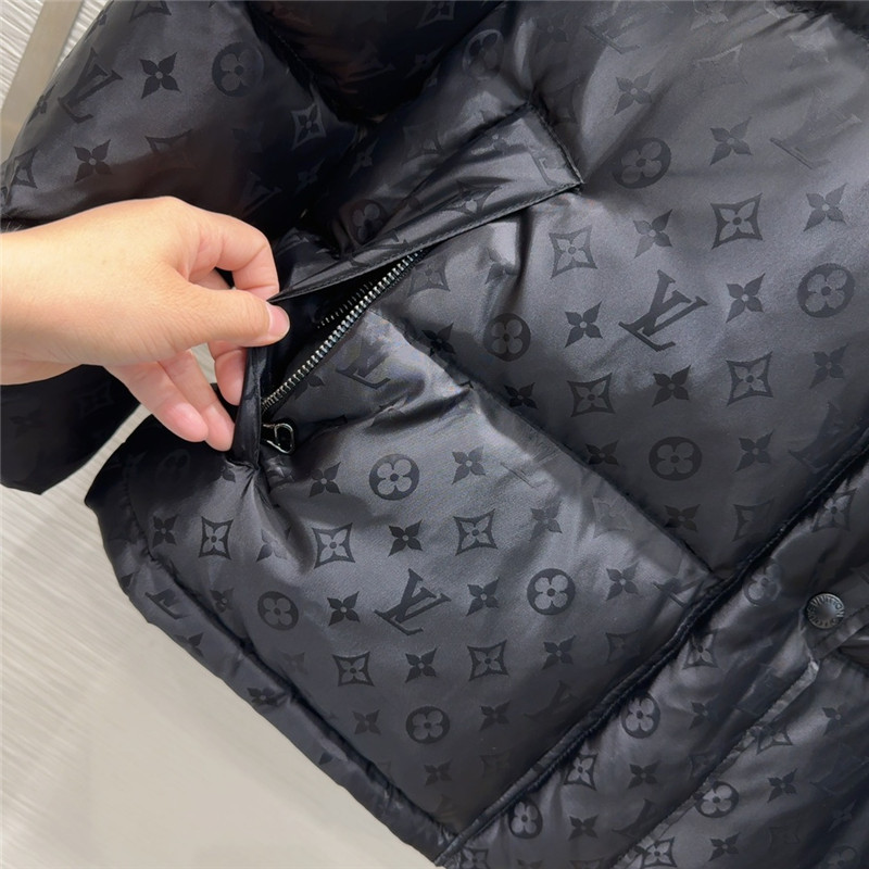 l0vis Vvtt0n lv down jacket